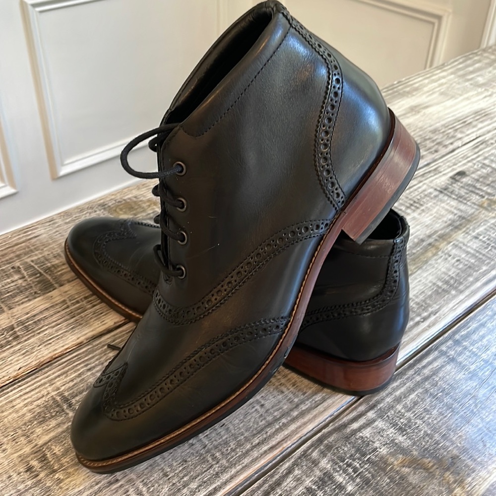 Men's Ankle Boots Cole Haan Wingtip Size 10.5 Black - Brown heel Chukka